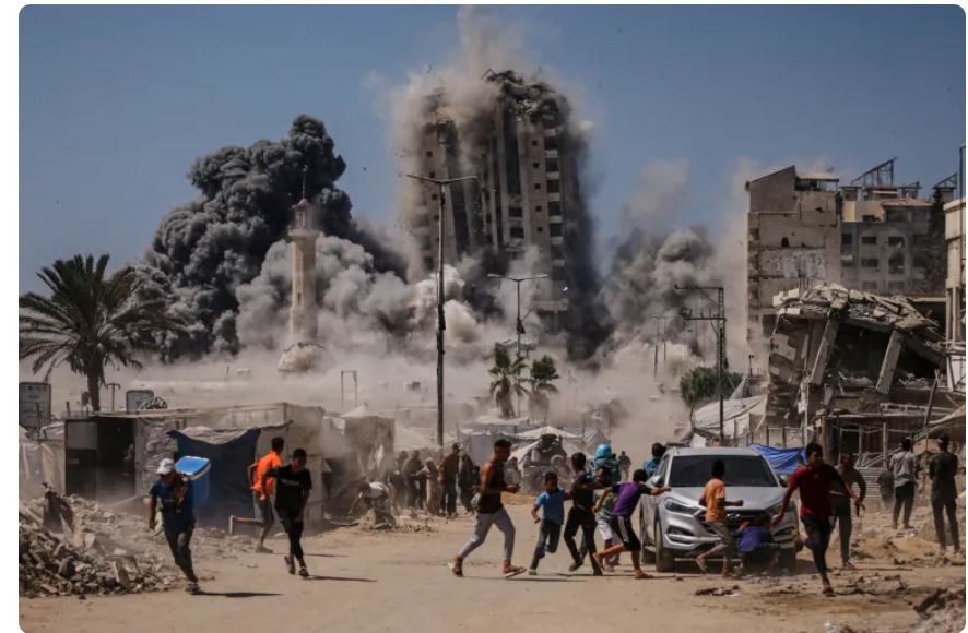 الغزيون يواصلون كتابة قصة الصمود والبقاء، بعدما فشل مخطط التهجير